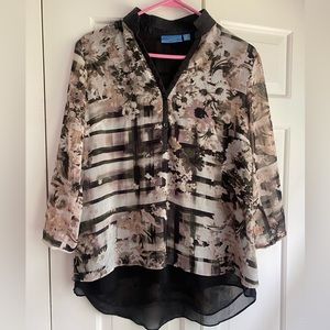 Simply Vera Wang Blouse. Size medium. Longer in the back.